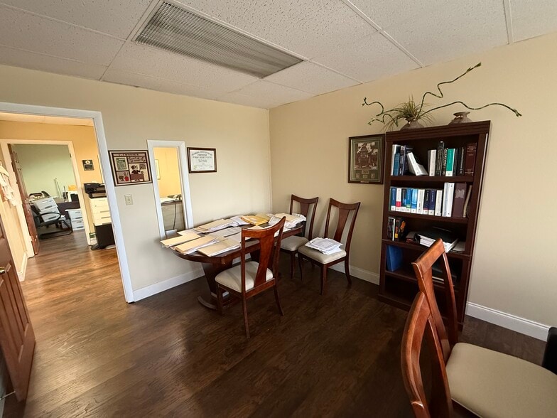 More Photos Of 3801 N University Dr, Sunrise Storefront Retail Office For Lease