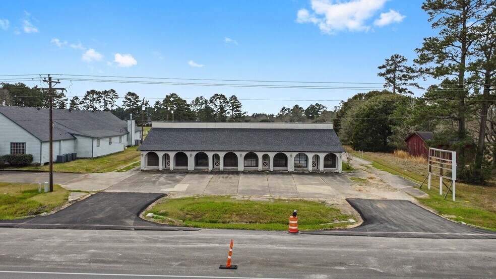 More Photos Of 6738 US Highway 190 E, Livingston Convenience Store For Sale