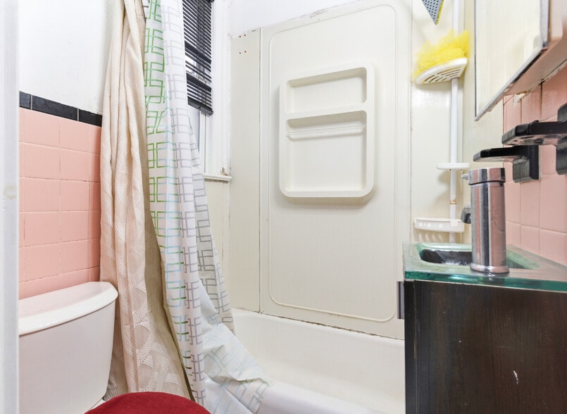 More Photos Of 369 E Kinney St, Newark Apartments For Sale