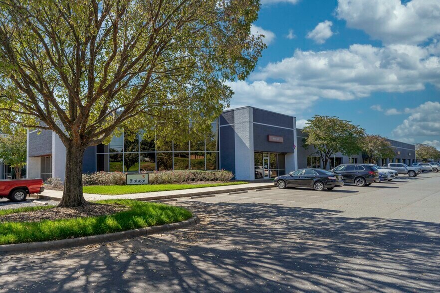 More Photos Of 10430 Harris Oaks Blvd, Charlotte Light Distribution For Lease