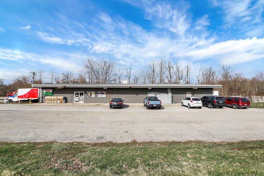 More Photos Of 9135 S Mill Rd, Knightstown Supermarket For Sale