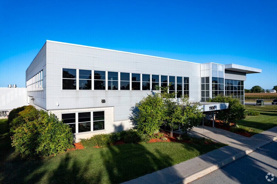 More Photos Of 1100 Bennett Rd, Bowmanville Office For Lease
