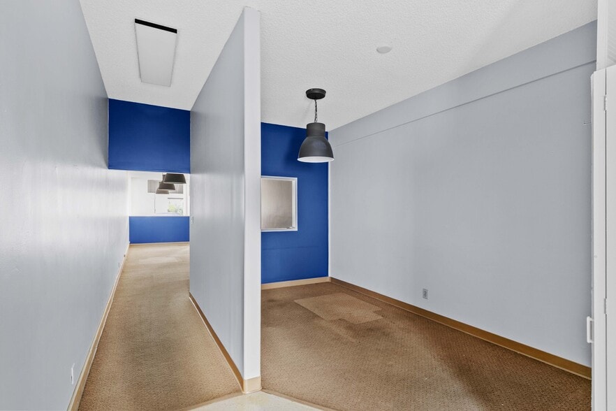 More Photos Of 513 E Broadway, Glendale Storefront For Lease