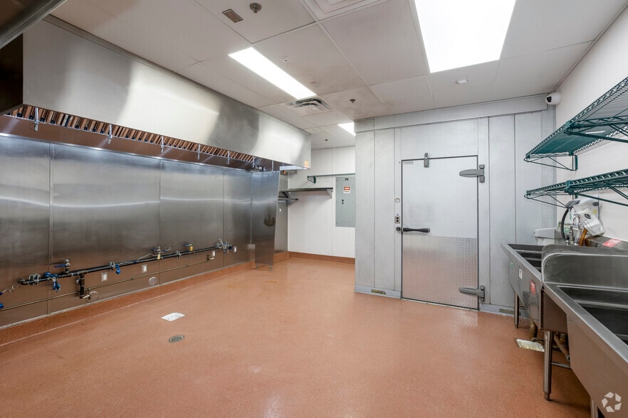 More Photos Of 7119-7129 E Shea Blvd, Scottsdale General Retail For Lease