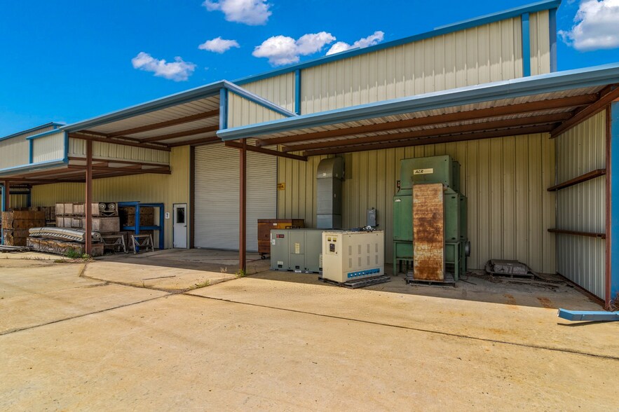 More Photos Of 2413 Roy Rd, Pearland Manufacturing For Sale