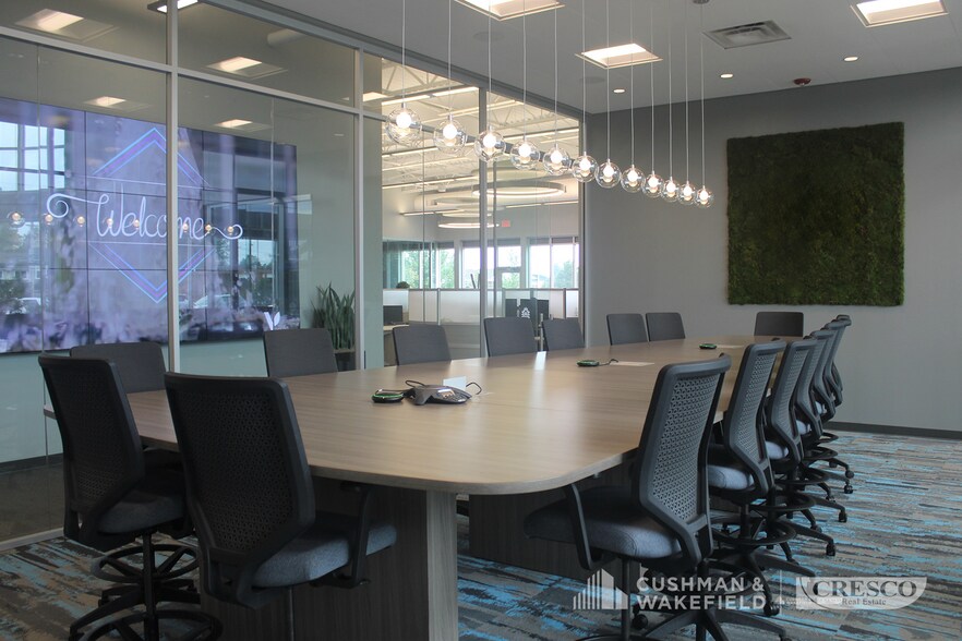 More Photos Of 33095 Bainbridge Rd, Solon Flex For Sale