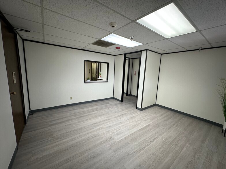 More Photos Of 2323 16th St, Bakersfield Medical For Lease