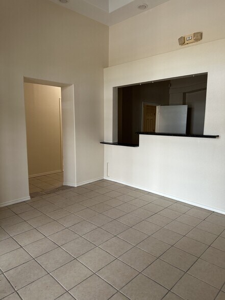 More Photos Of 1939 W. Owassa Rd, Edinburg Office For Lease