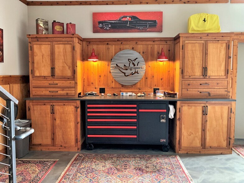 More Photos Of 2108-2260 Ferry Rd, Naperville Showroom For Sale