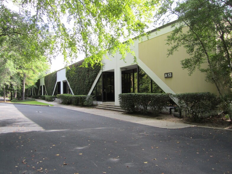 More Photos Of 410 S Trade Center Pky, The Woodlands Flex For Lease