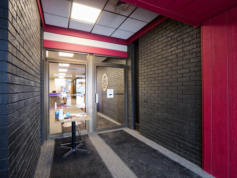 More Photos Of 2321 W Grand Ave, Wisconsin Rapids Office For Sale