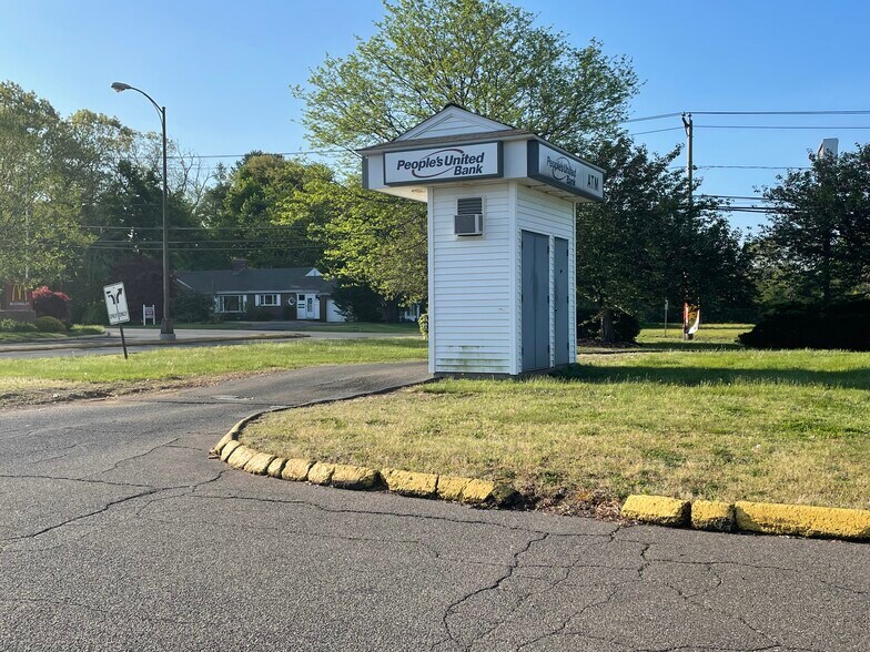 More Photos Of 7 Taylor Rd, Enfield Office For Sale