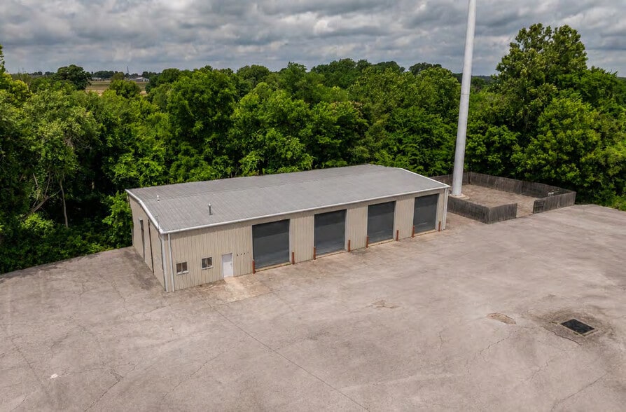 More Photos Of 2429 N Gregg Ave, Fayetteville Unknown For Lease