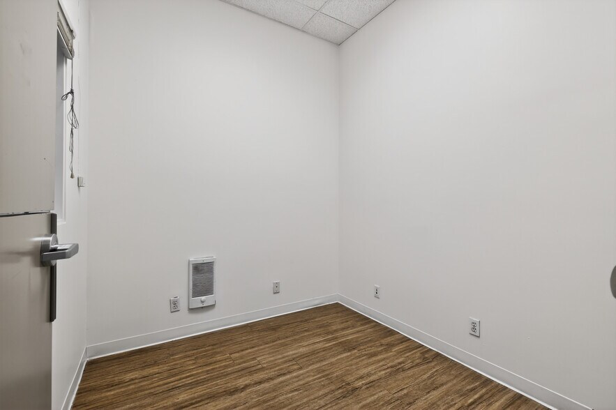 More Photos Of 437-441 E Hastings St, Vancouver Storefront Retail Residential For Lease