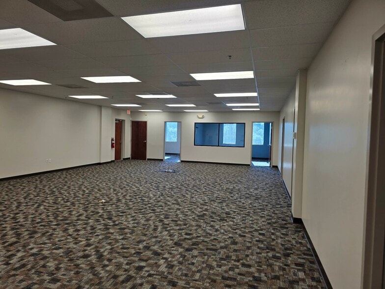 More Photos Of 630 Brooker Creek Blvd, Oldsmar Service For Sale