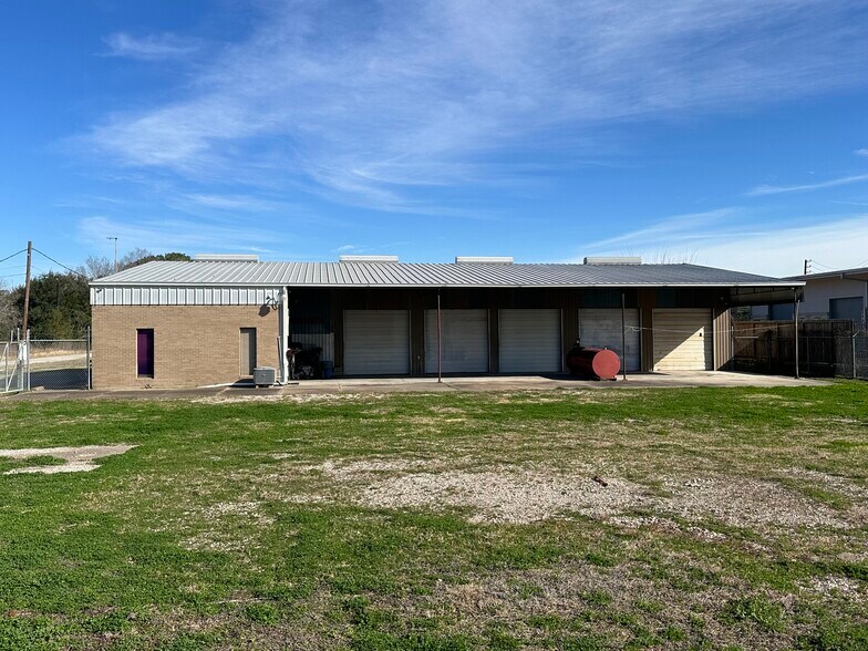 More Photos Of 3412 Lockheed St, Pearland Auto Salvage Facility For Sale