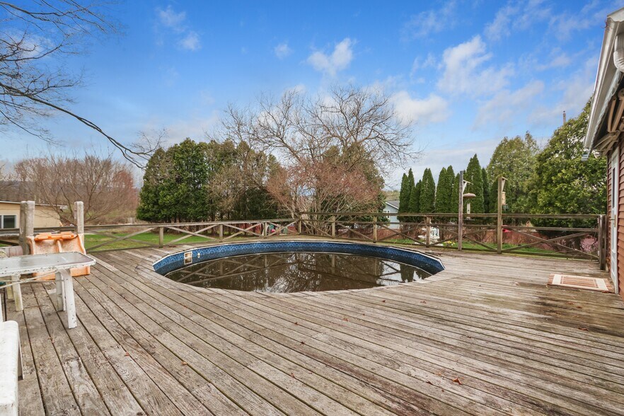More Photos Of 2115 W Main St, Stroudsburg Service For Sale