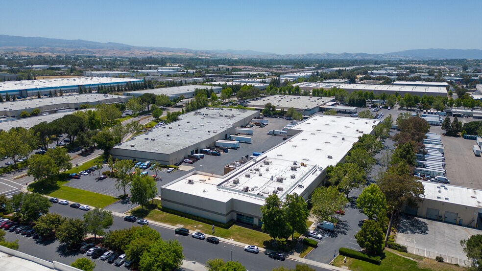 More Photos Of 174 Lawrence Dr, Livermore Warehouse For Lease