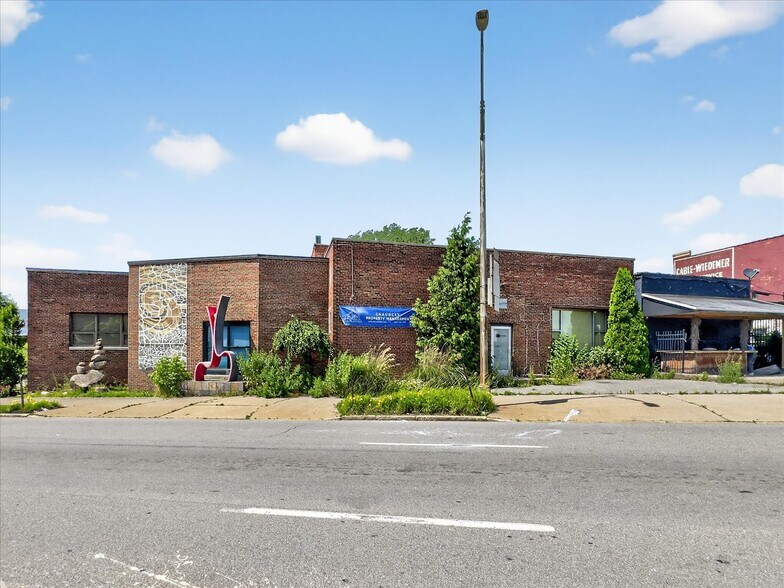 More Photos Of 263 Central Ave, Rochester Storefront Retail Office For Lease