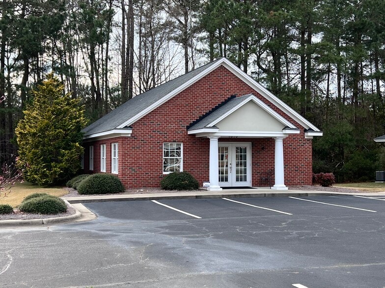 More Photos Of 1815 Forest Hills Rd W, Wilson Office For Lease