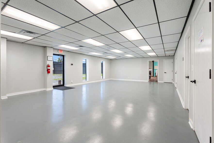 More Photos Of 25100 N Us-59 Hwy, Afton Office For Sale