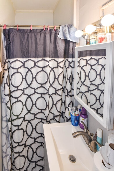 More Photos Of 128 S Philadelphia Blvd, Aberdeen Apartments For Sale