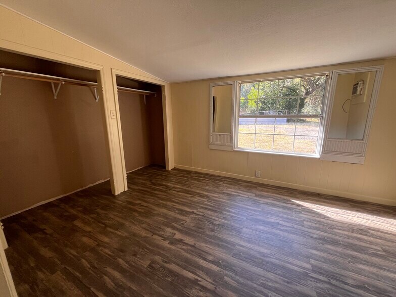 More Photos Of 230 S Center St, Pierson Apartments For Sale