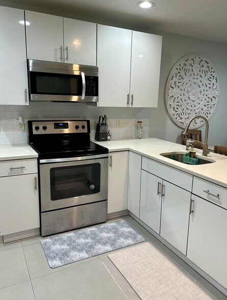 More Photos Of 940 Charles St, West Palm Beach Multifamily For Sale