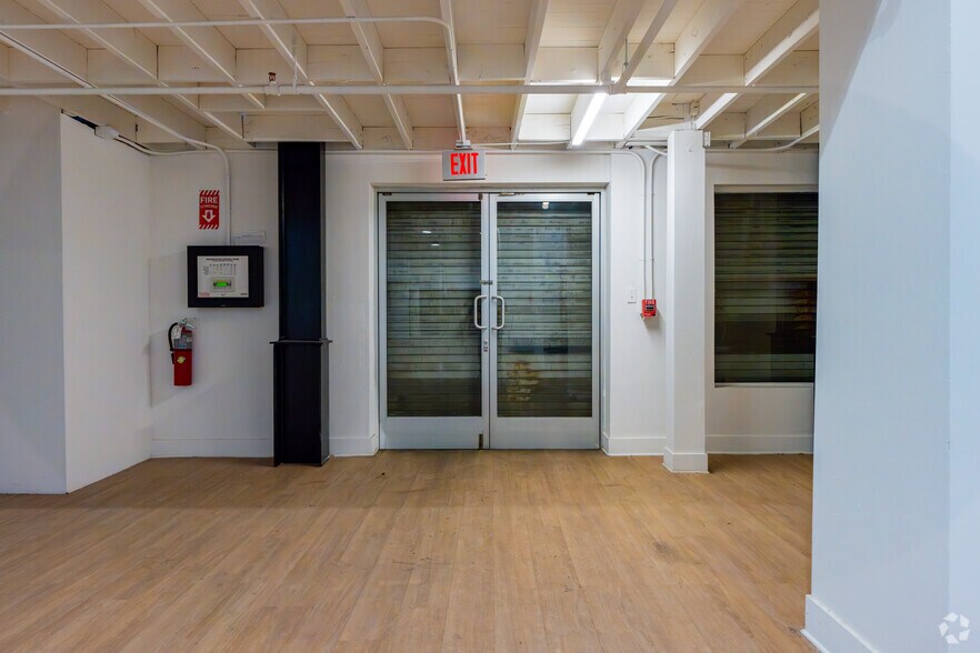 More Photos Of 734 S Main St, Los Angeles Loft Creative Space For Lease
