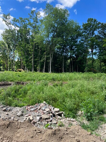 More Photos Of 131 Barclay Dr, Stamford Land For Sale