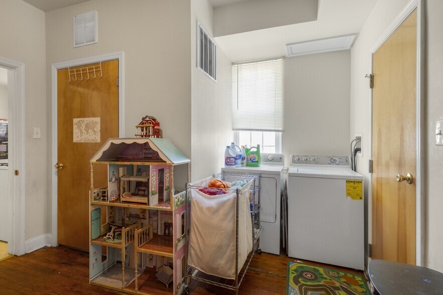 More Photos Of 4014 Market St, Philadelphia Storefront Retail Residential For Sale