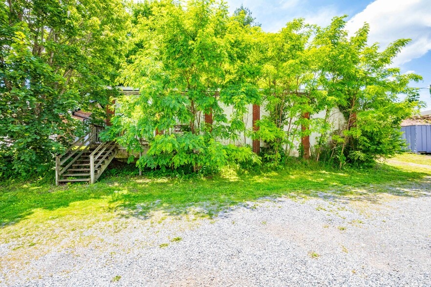 More Photos Of 1340 W Main St, Wytheville Loft Creative Space For Sale