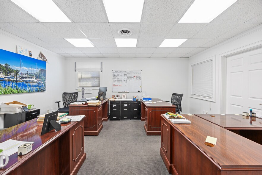 More Photos Of 179 N Broad St, Milford Medical For Lease
