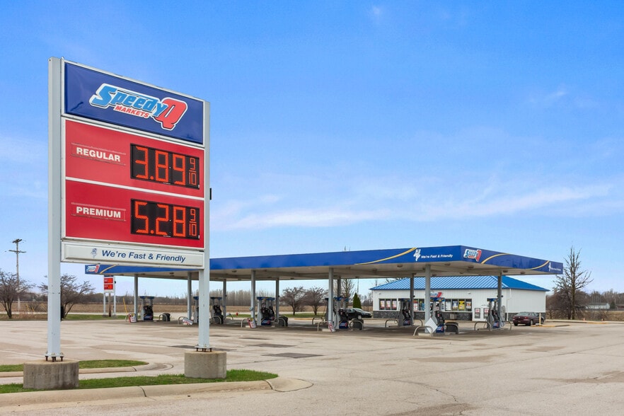 More Photos Of 7484 Westside Saginaw Rd, Bay City Service Station For Sale
