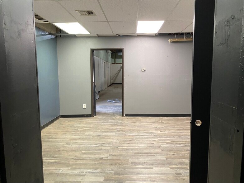 More Photos Of 5900 S Pennsylvania Ave, Oklahoma City Freestanding For Lease