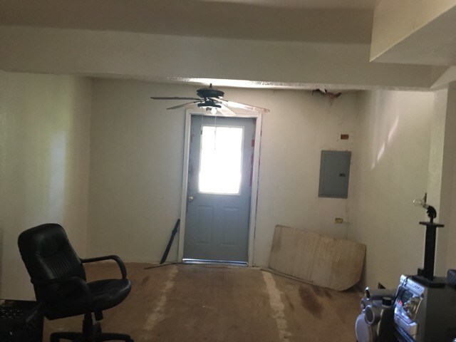 More Photos Of 541 University Pkwy, University Park Convenience Store For Sale