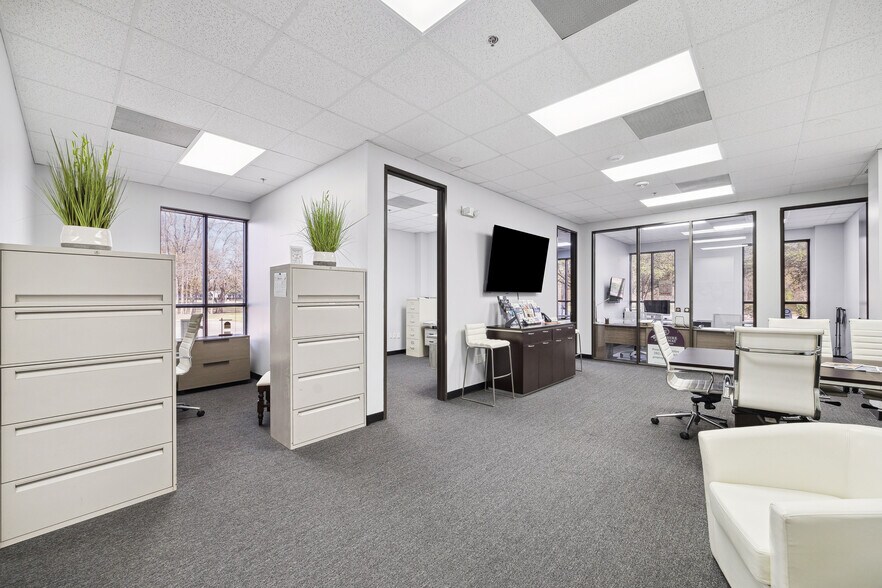 More Photos Of 52 Sugar Creek Center Blvd, Sugar Land Office For Sale