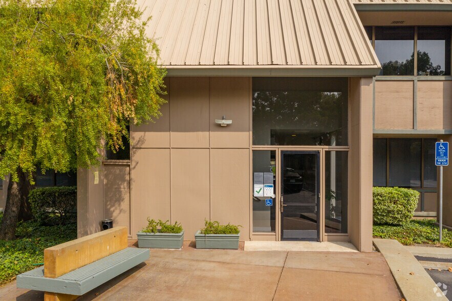 More Photos Of 2975 Scott Blvd, Santa Clara Office For Lease