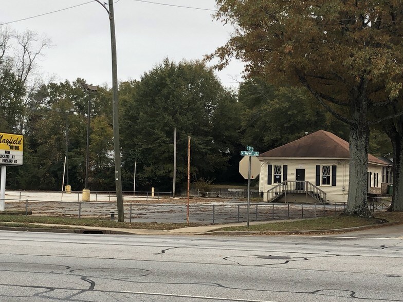 More Photos Of 530 W Taylor St, Griffin Auto Dealership For Lease