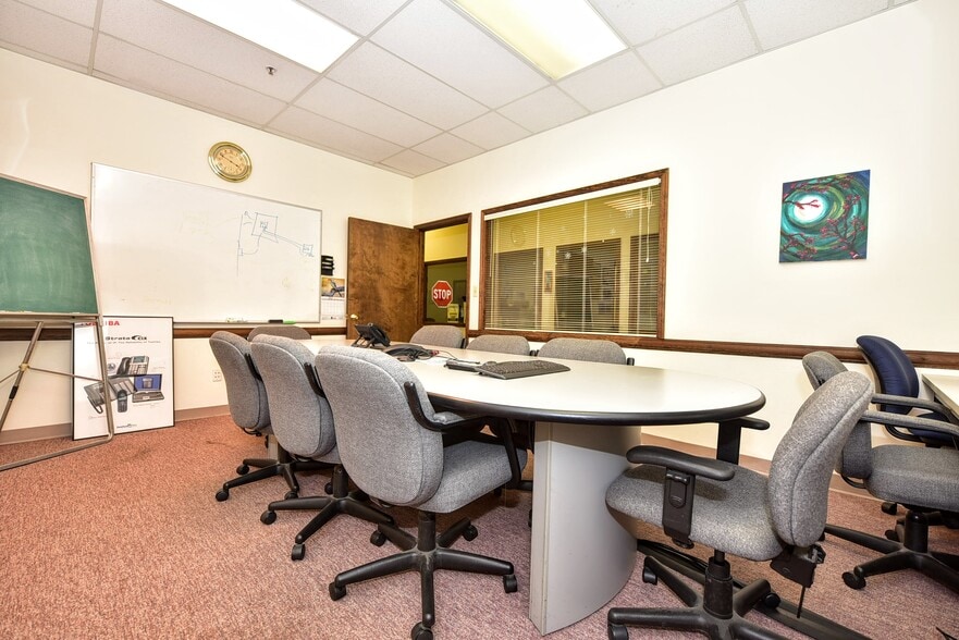 More Photos Of 230 West Parkway, Pompton Plains Flex For Sale