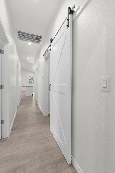 More Photos Of 870-872 Waco St, Kingsland Multifamily For Sale