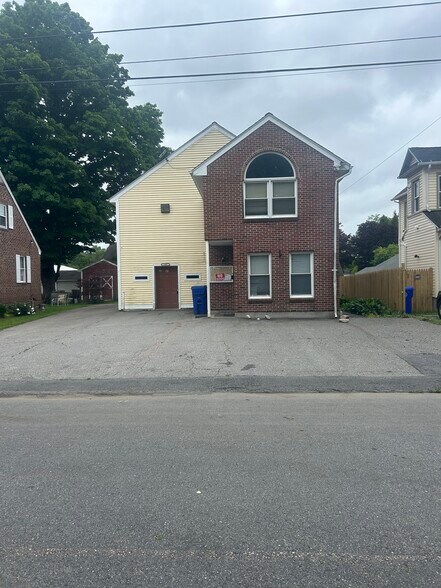 More Photos Of 50 King St, Torrington Office For Sale