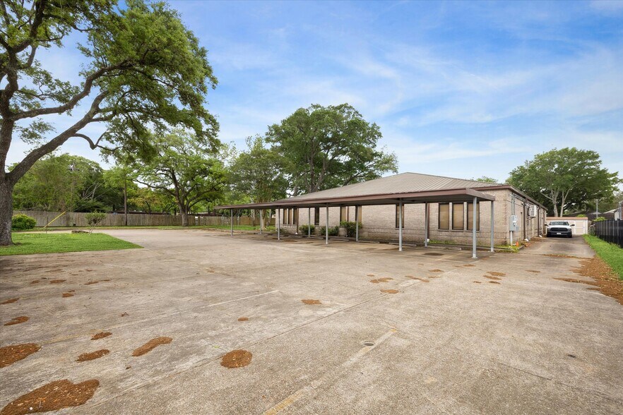 More Photos Of 718 FM 1959 Rd, Houston Medical For Sale