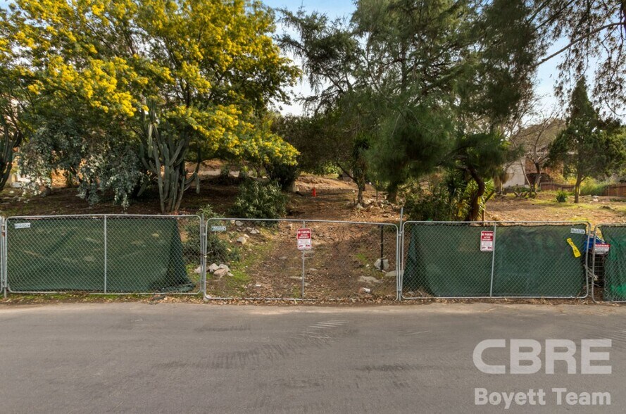 More Photos Of 1104-1114 Oak Grove Dr, Los Angeles Land For Sale