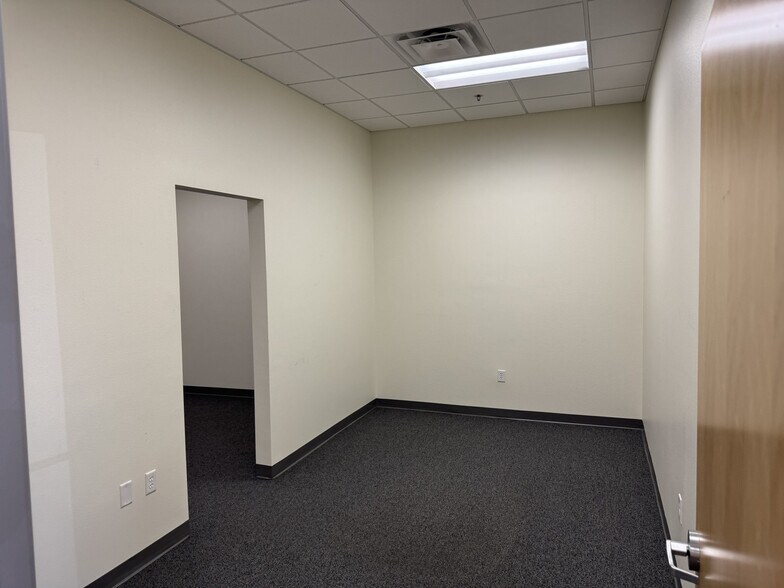 More Photos Of 8670 W Cheyenne Ave, Las Vegas Medical For Lease