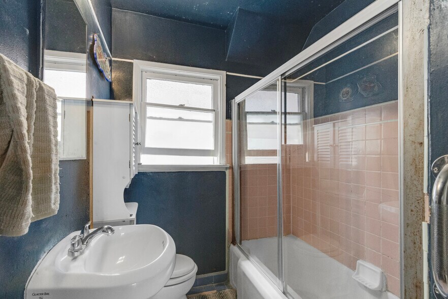 More Photos Of 120 S Coronado St, Los Angeles Apartments For Sale