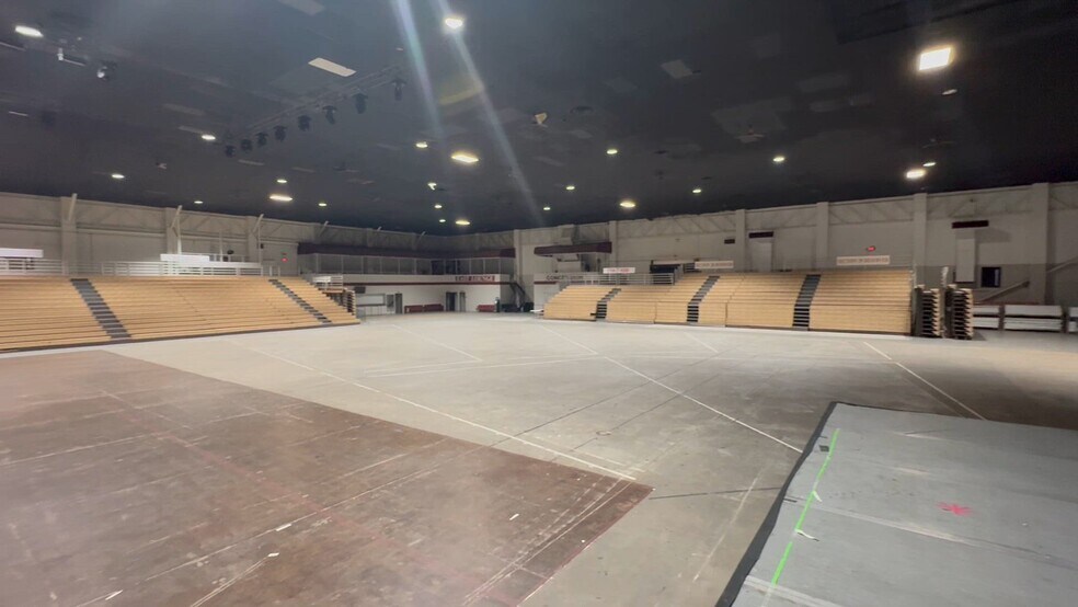 Primary Photo Of 10408 State Highway 64 E, Tyler Theater Concert Hall For Sale