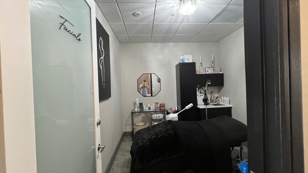 More Photos Of 2115 Bedford Ave, Bellmore Freestanding For Lease