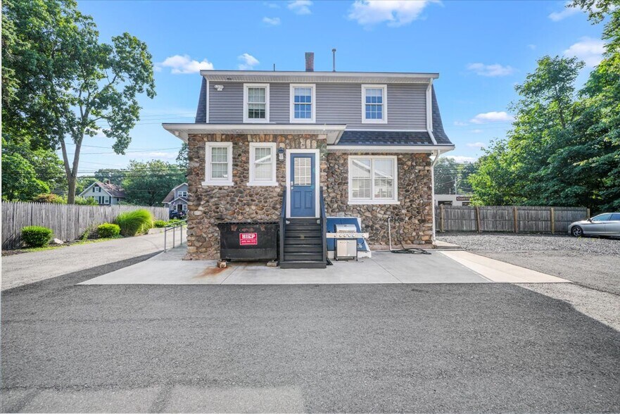 More Photos Of 363 S Middletown Rd, Nanuet Flex For Sale