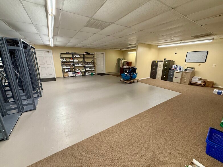 More Photos Of 1710 Belmar St, High Point Warehouse For Sale